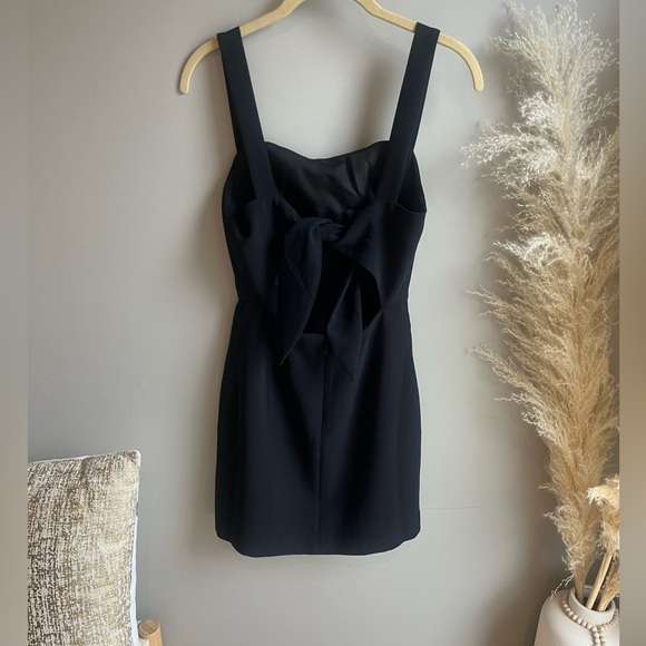 Aritzia Wilfred Aperature Tie-back dress Colour black Size 0 - Picture 4 of 5